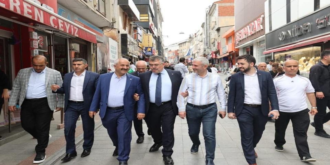 Ak Parti Gebze' den esnafa teşekkür