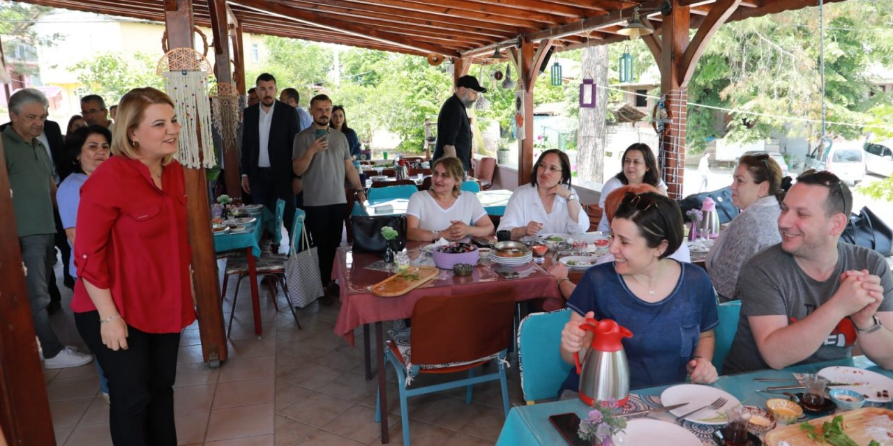 Çınar Kahvaltı Konağı hizmetinizde Doğallığı lezzetle buluşturan yeni adresiniz