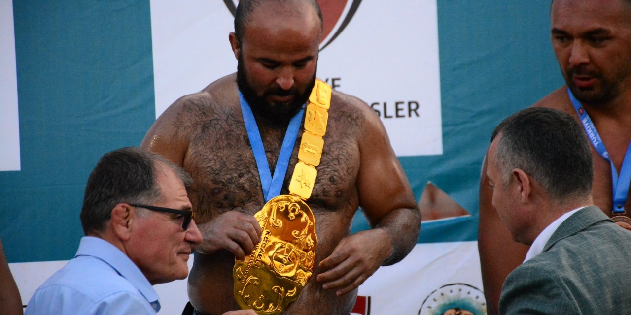 Seka Park Altın Kemer Yağlı Güreşleri'nde başpehlivan Orhan Okulu oldu