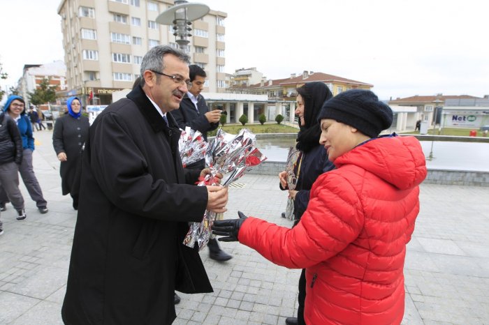 Köşker’den 14 Şubat karanfili