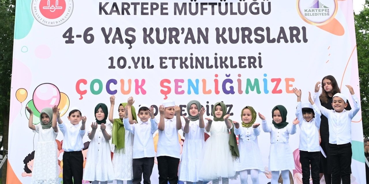 Minikler okudukları sure ve ilahilerle gönülleri fethetti