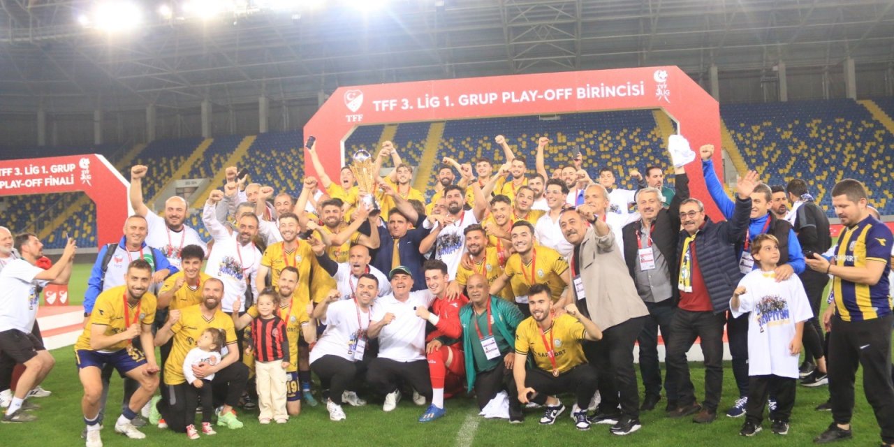 TFF 2. Lig’e yükselen Belediye Derincespor’da şampiyonluk kutlamaları yarın