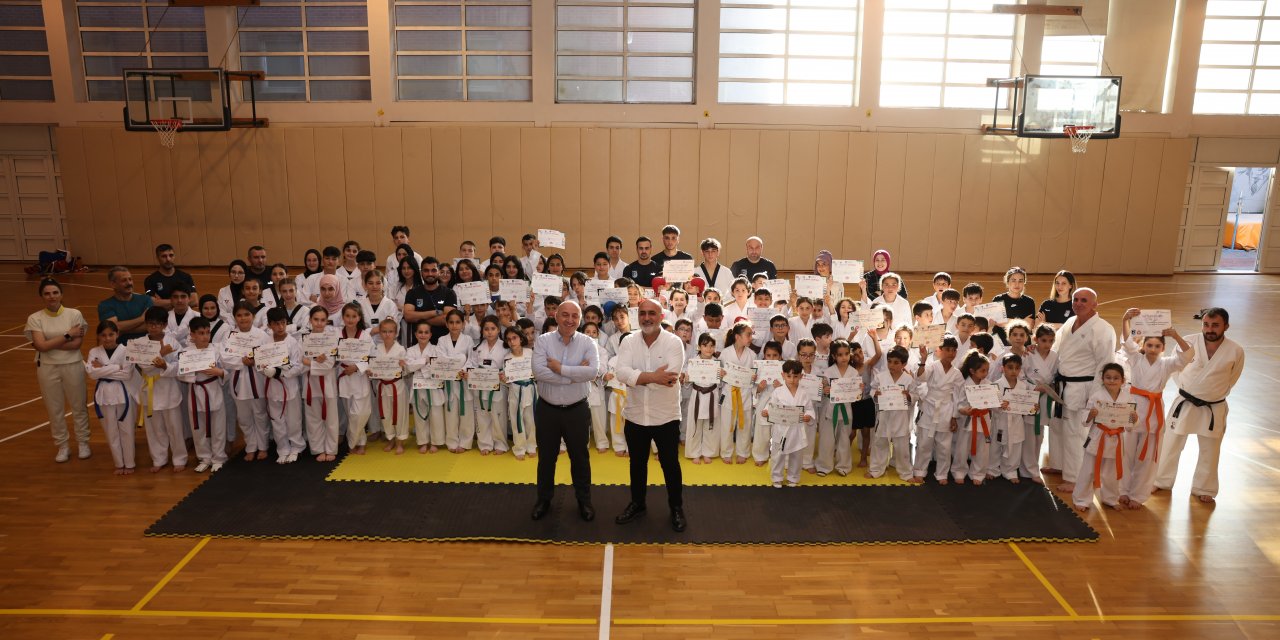 Darıcalı genç sporcuların kuşak terfi heyecanı