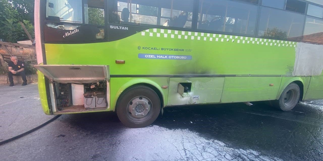 Halk otobüsünde yangın paniği!