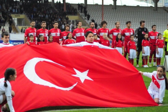 HAYDİ MİLLİ MAÇA