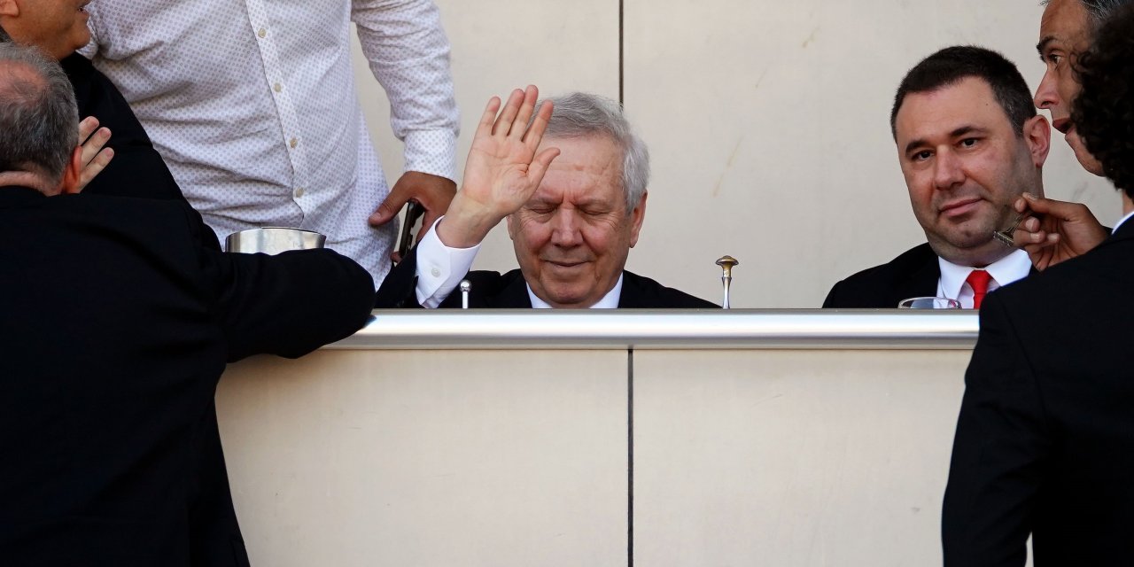 Aziz Yıldırım’a Veliefendi Hipodromu’nda yoğun ilgi