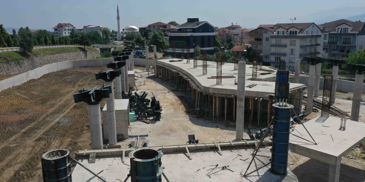 Gölcük terminal binasında çalışmalar sürüyor