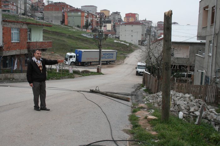 Beş gündür böyle bekliyor