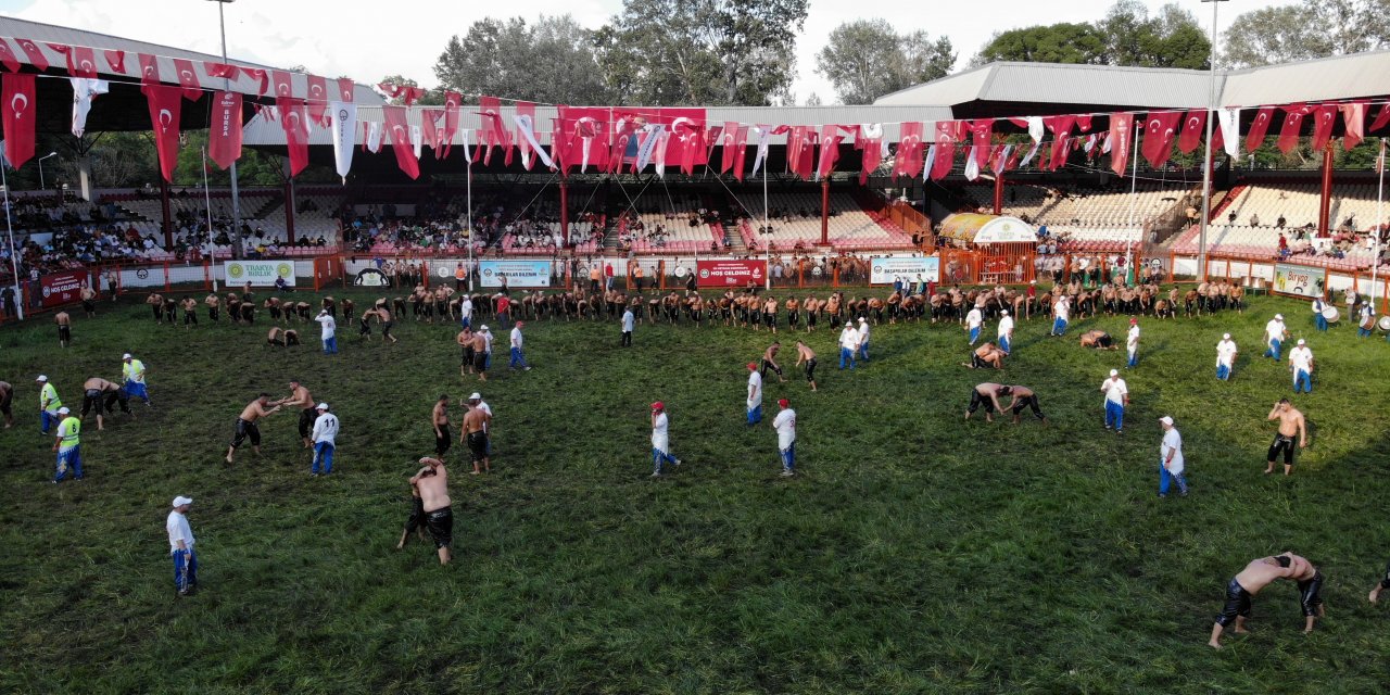 Başpehlivan Mustafa Taş altın kemere veda etti