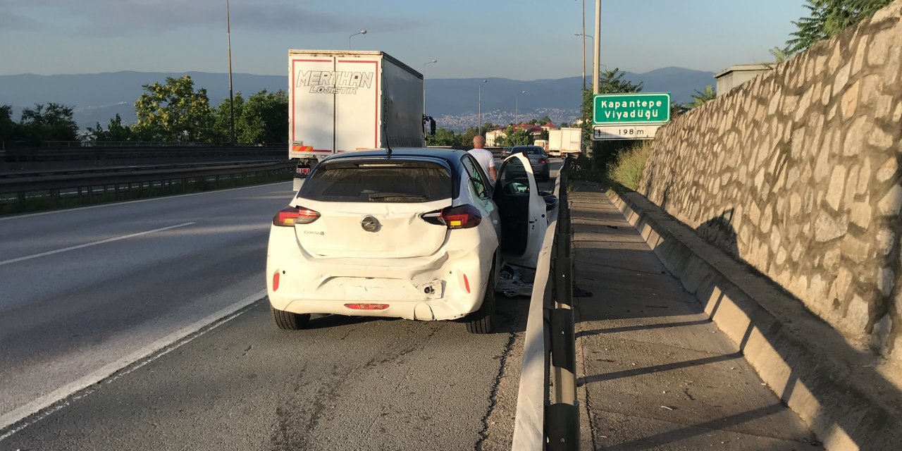 TEM'de polisten kaçan aracın sebep olduğu kazada 2 kişi yaralandı