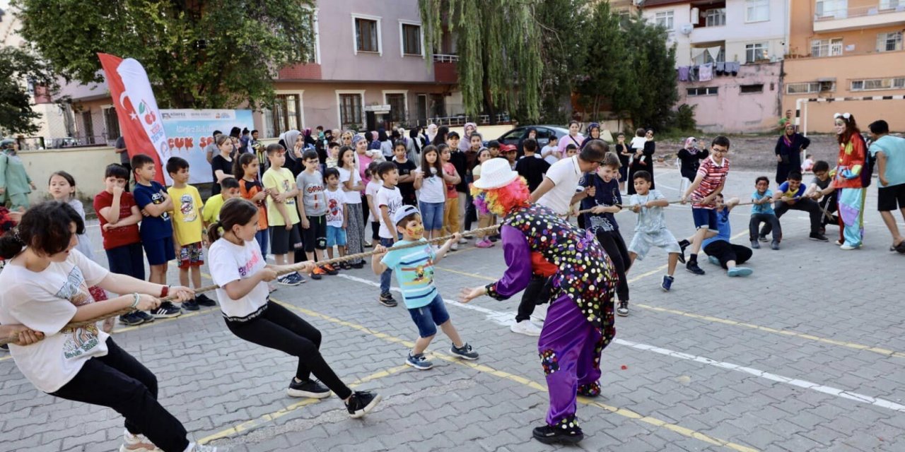 Körfez'de çocuklar tatili eğlenerek geçiriyor