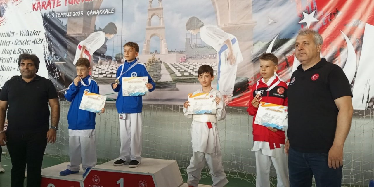 Körfezli karateciler madalyalarla döndü