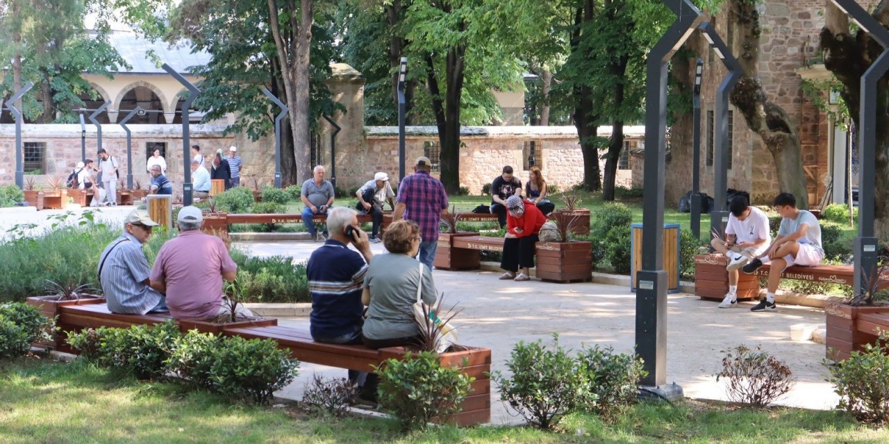 Vatandaşların gözde adresi: Yeni Cuma Parkı