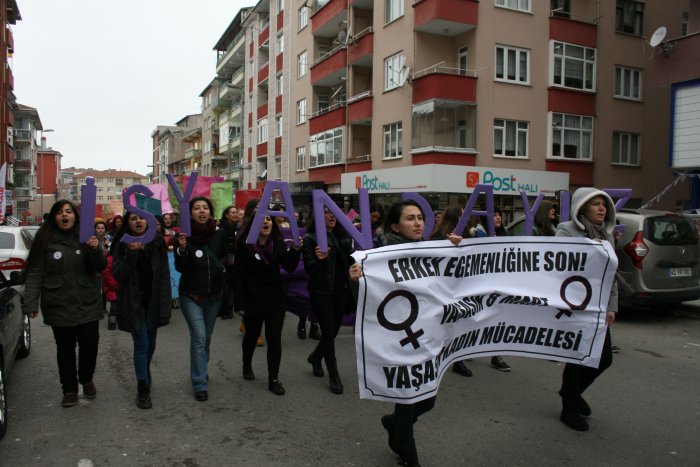 Kadınlar hakları için haykırdı