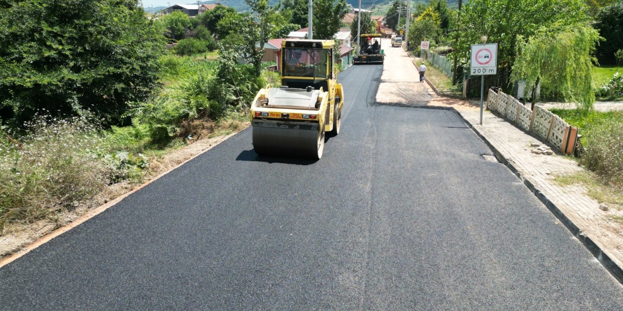 Eski parke yol asfalt yapılıyor