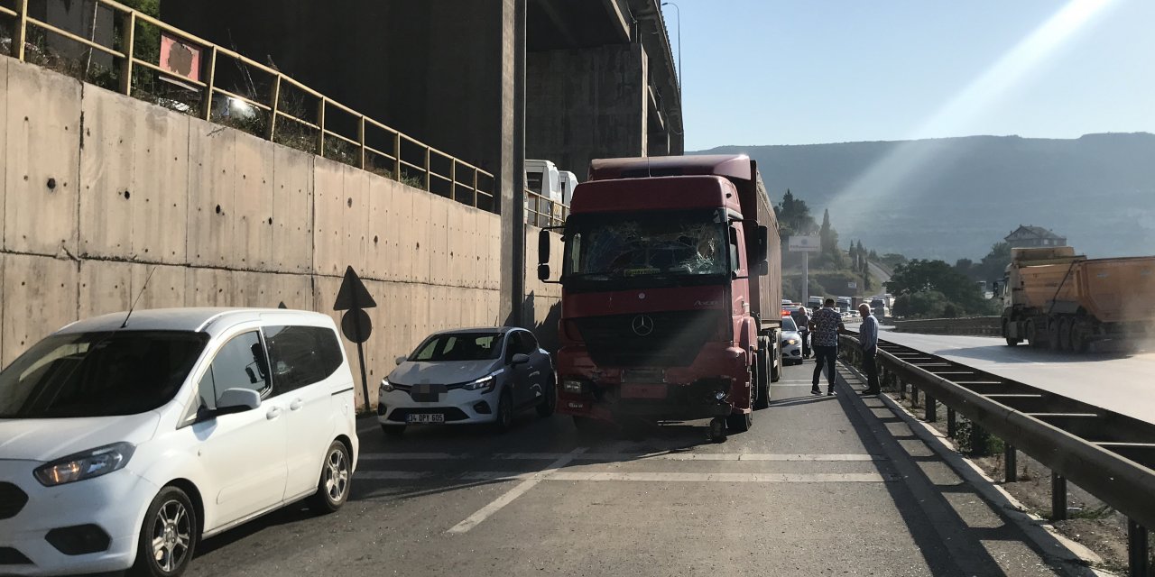 Zincirleme kaza: 4 işçi yaralandı