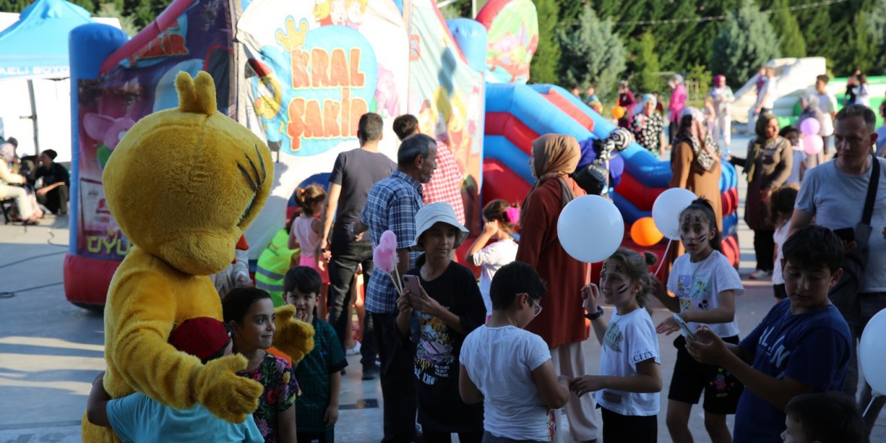 Kocaeli’nin sokaklarında şenlik var