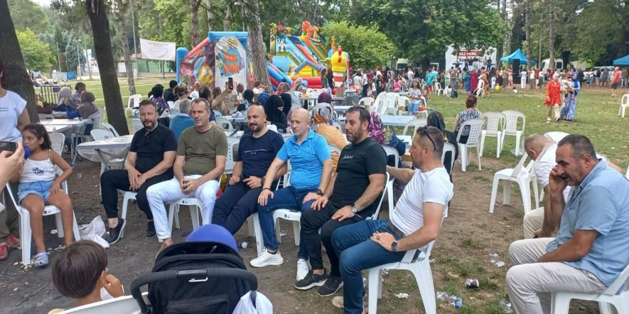 Ülküdaşlar, aile pikniğinde buluştu