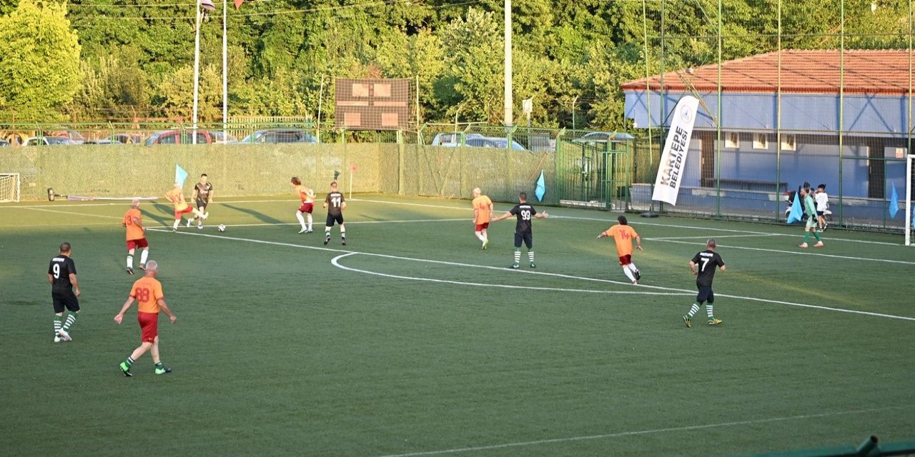 Kartepe'nin şöhretleri sahaya çıktı