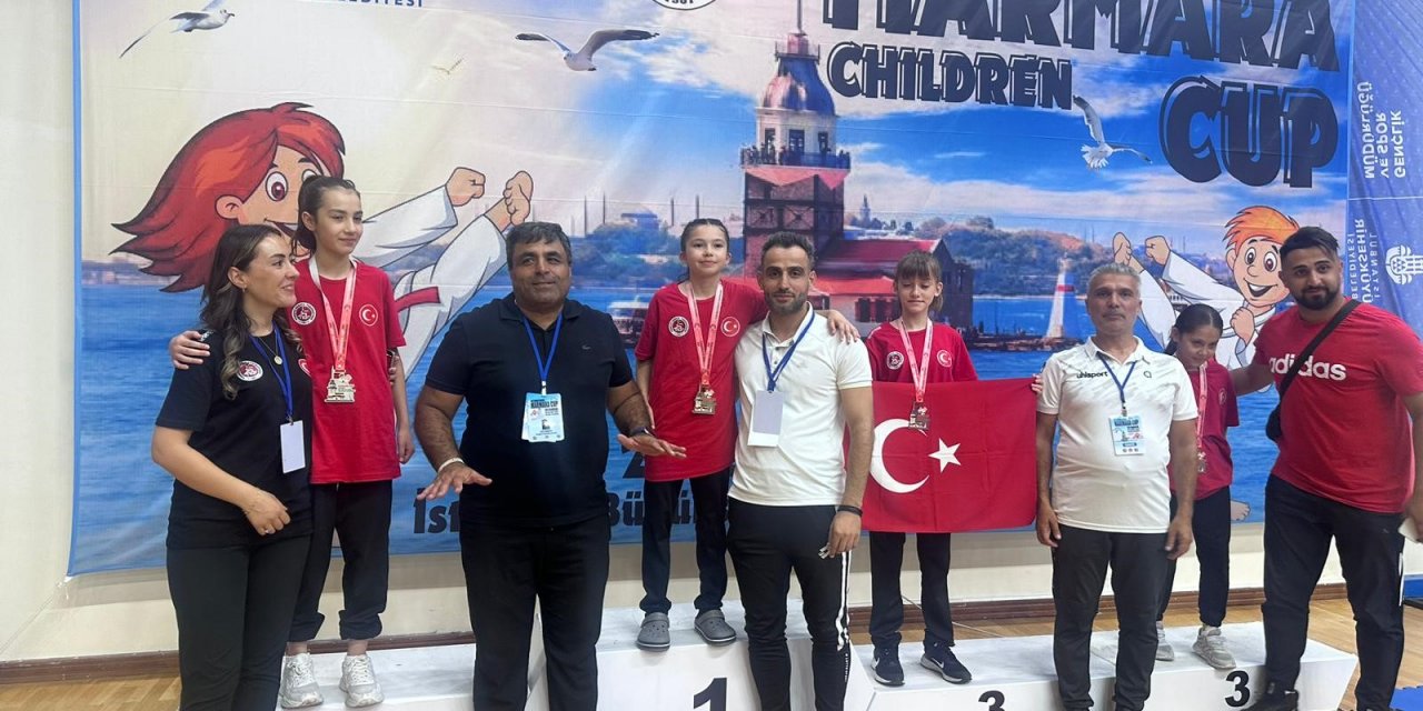 Kendileri küçük başarıları çok büyük