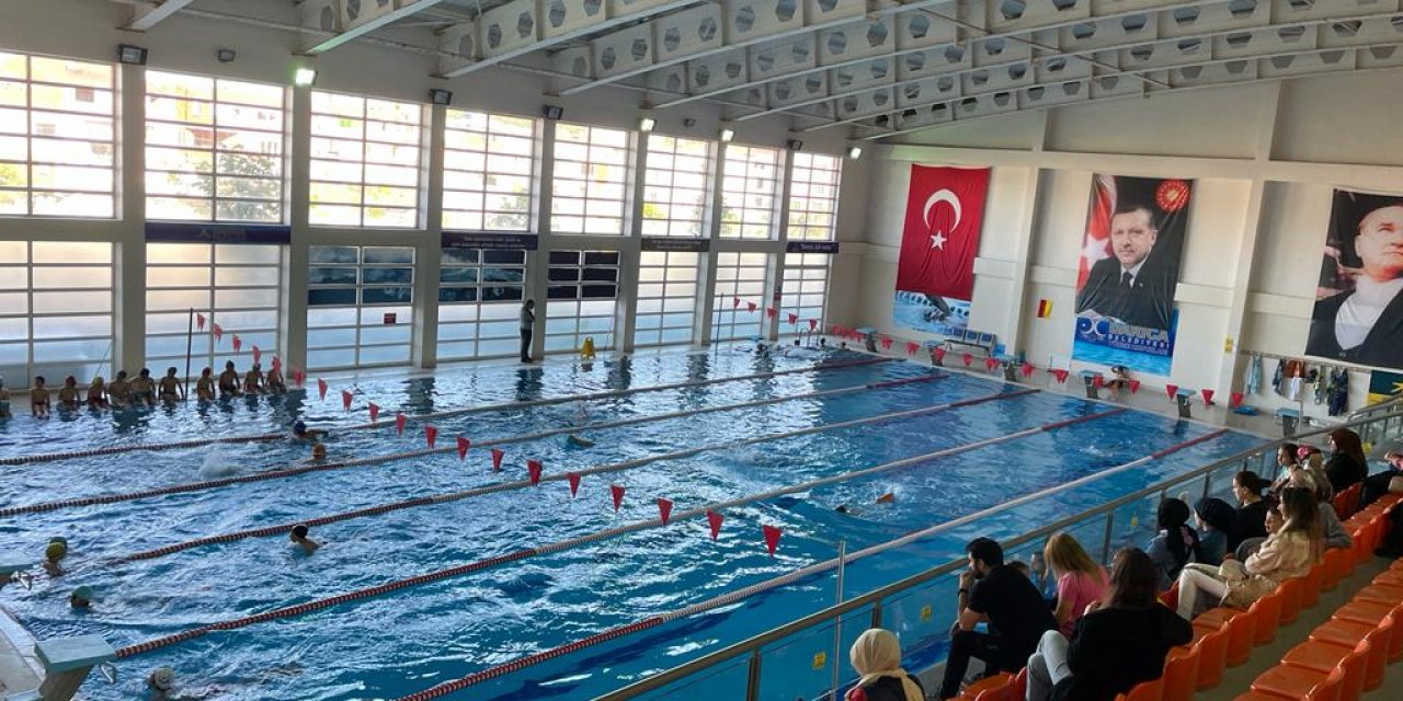 3 bin 500 çocuk yüzme öğreniyor