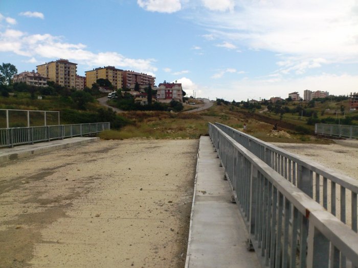 Dr. Zeki Acar Caddesi ile Eskihisar Caddesi’ne bağlantı yolu
