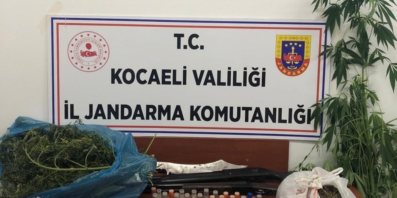 Eve yapılan baskında  ele geçirildiler