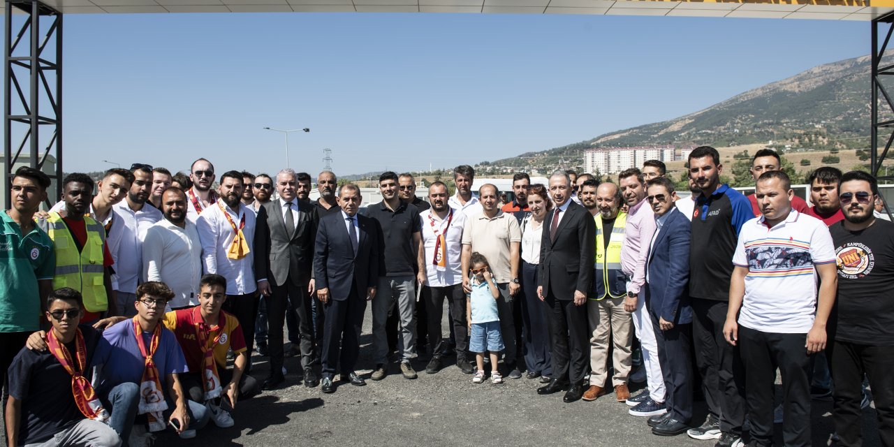 Galatasaray'dan afet bölgesi Kahramanmaraş’a ziyaret