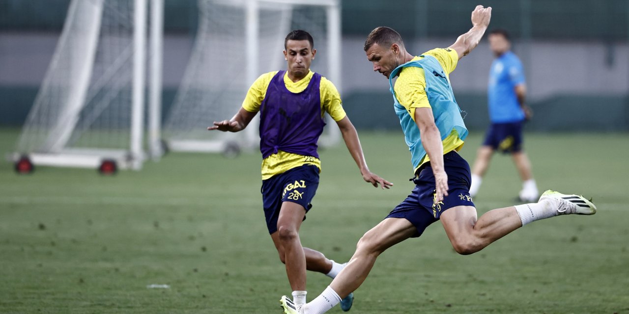 Fenerbahçe, günün ikinci antrenmanında çift kale maç yaptı