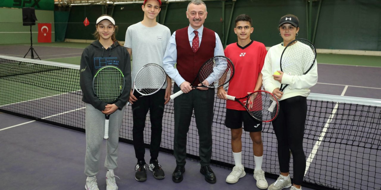 Tenis tesisi için iki teklif