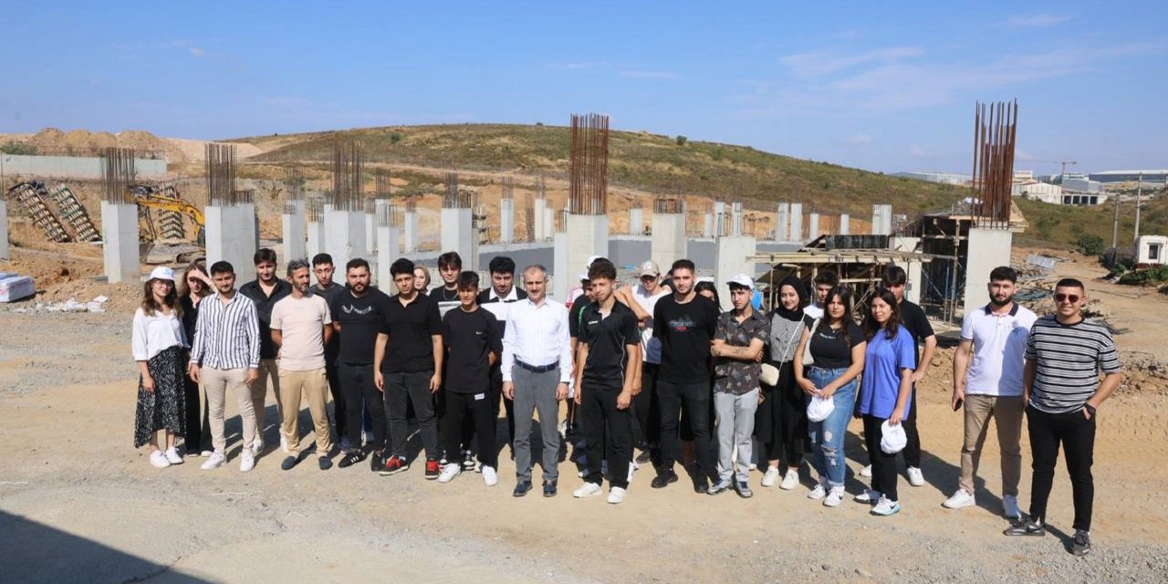 Tribünler şekillenmeye başladı