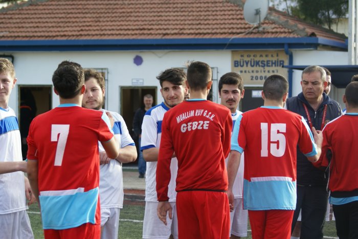 Tacettin Mehdi Taktir Topladı