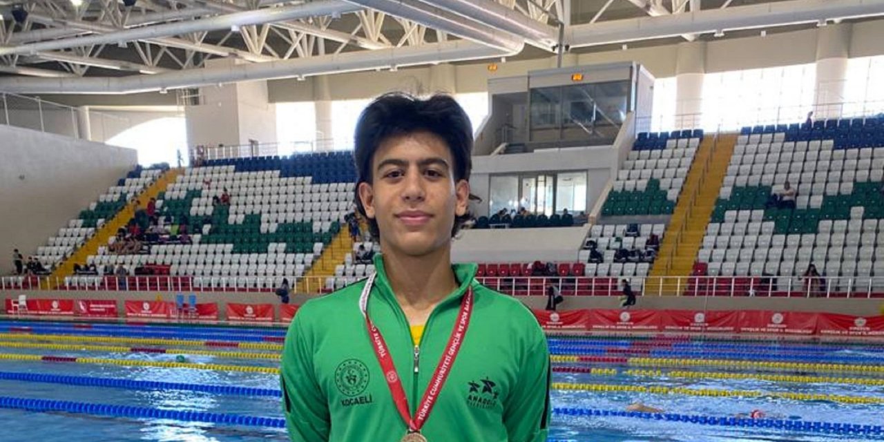 Çayırova Belediyesi sporcuları yüzmede 6 madalya aldı