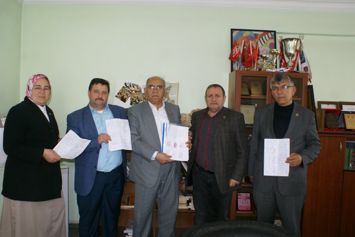 Muhtarlar okul için ısrarlı