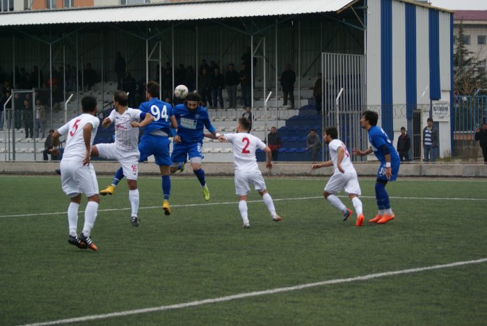 SULTANORHAN SULTANBEYLİ’NE BOYUN EĞDİ