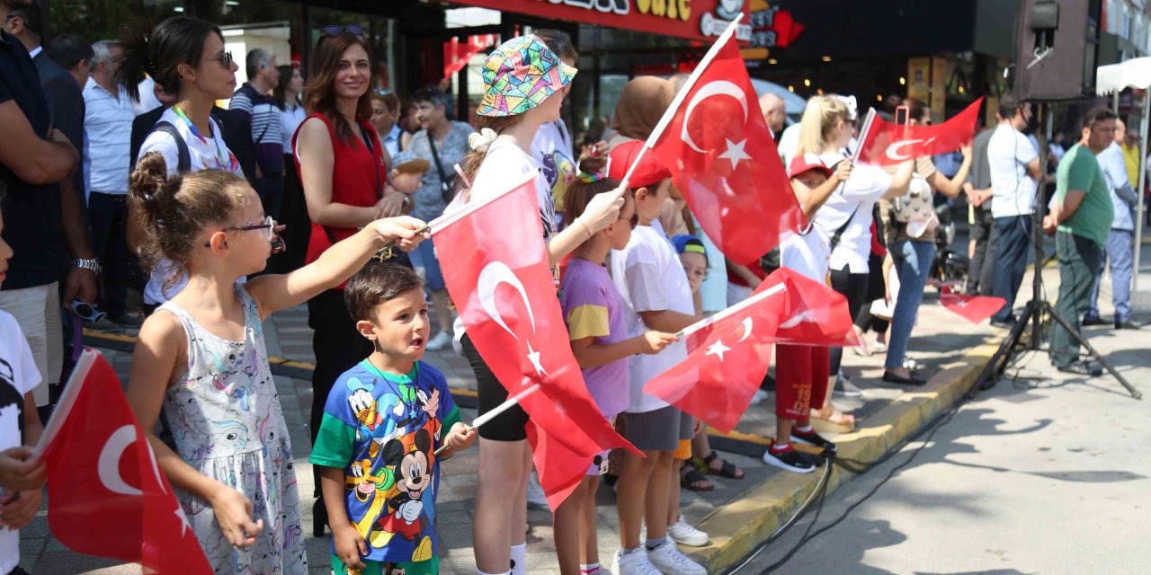 Büyük zafer coşkuyla kutlandı