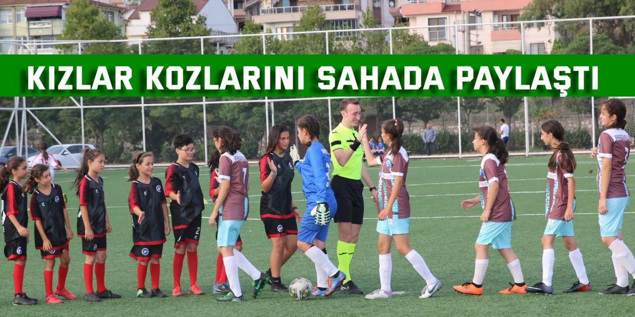 Kızlar kozlarını sahada paylaştı