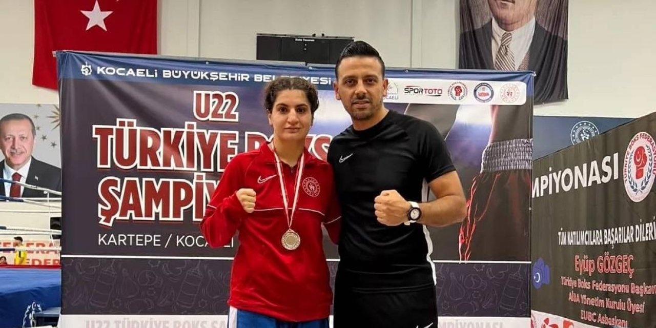 Demir yumruk Meryem Türkiye ikincisi