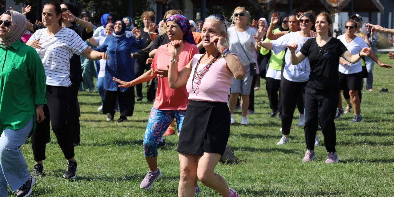 Zumba etkinliği ile hem eğlenerek spor yaptılar