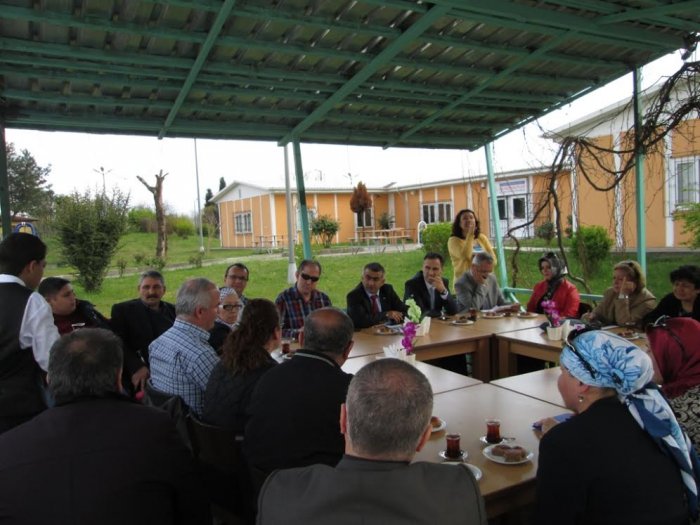 Köksal engelli dernekleriyle bir araya geldi