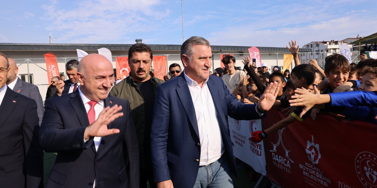 Nenehatun Ahmet Çalık Amatör Spor Kompleksi’ne görkemli açılış