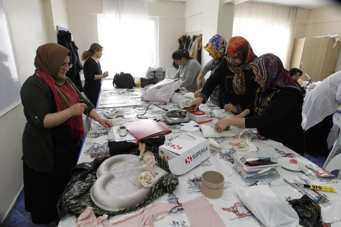 Hediyelikler GESMEK’li hanımlardan