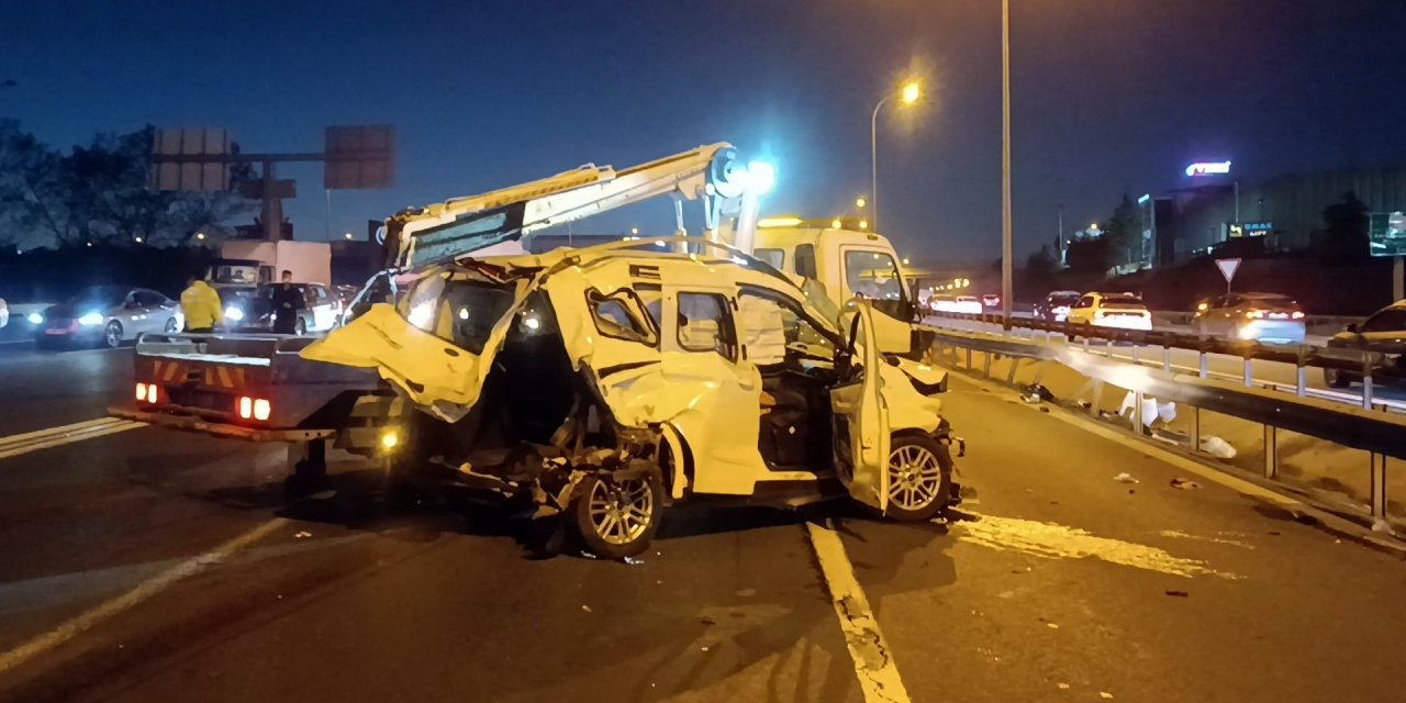 TEM’de şerit değiştiren sürücü kazaya sebep oldu: 3 yaralı