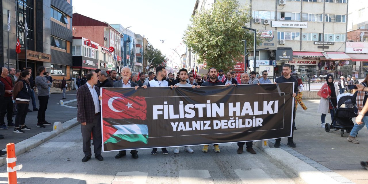 Derinceliler de Filistin için tek yürek