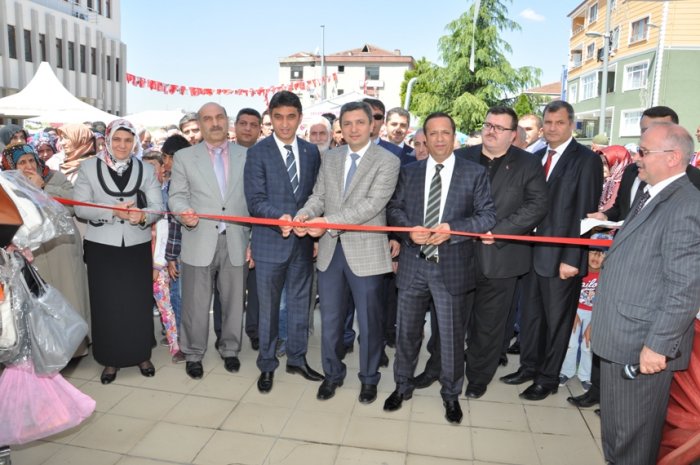 Kaymakam Şahin ve Toltar kermes açtı