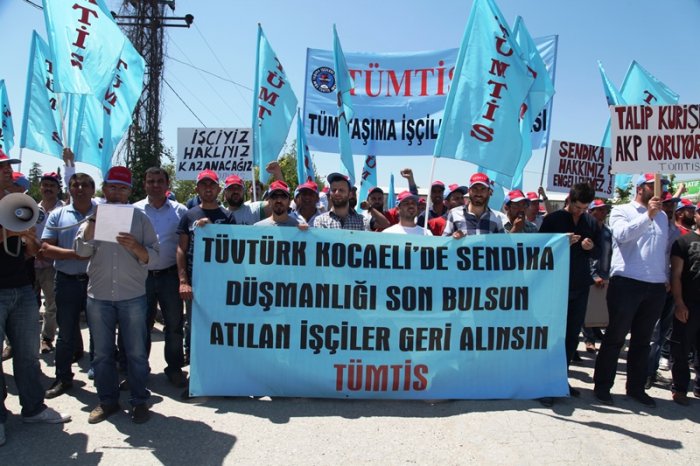 TÜMTİS 48 işçinin işten atılması protesto etti