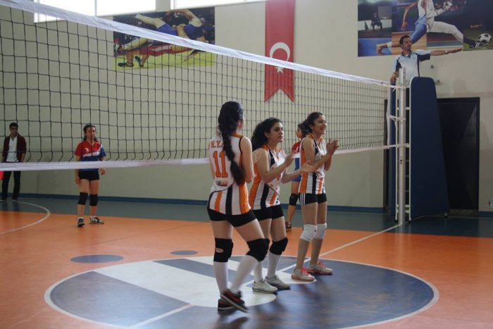 Şampiyon Gökşen Mustafa Yücel Anadolu Lisesi