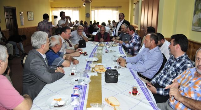 Yüksel Genç Trabzonlularla kahvaltıda buluştu