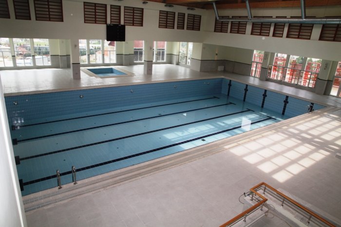 Körfez yarı olimpik yüzme havuzu hizmete giriyor