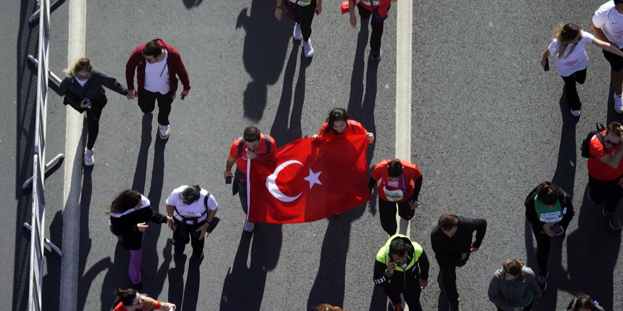 İstanbul Maratonu’nda halk koşusu renkli görüntülere sahne oldu